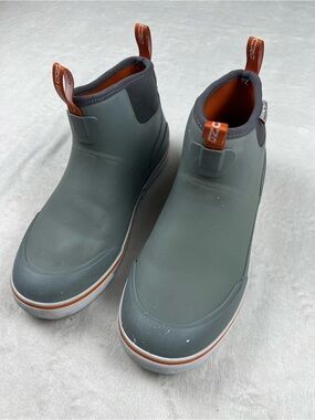 Grundens Deck-Boss Ankle Boot Men’s 10 Monument Grey Waterproof Rubber 60008-030